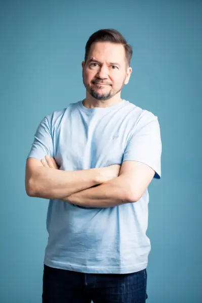 Kuva kirjailijasta Jii Roikonen