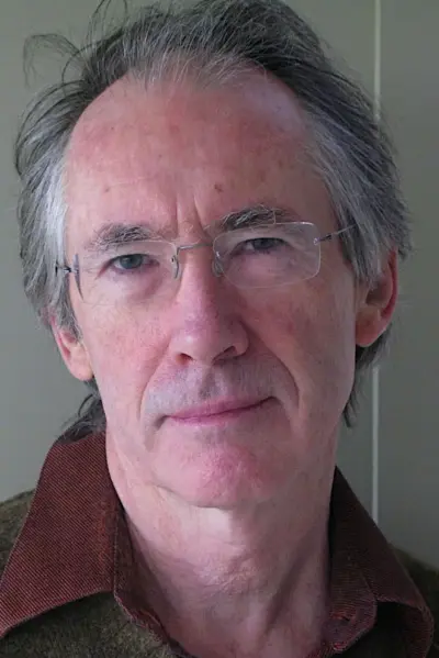Kuva kirjailijasta Ian McEwan