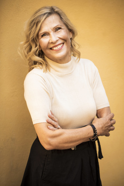 Kuva kirjailijasta Laura Ruohonen