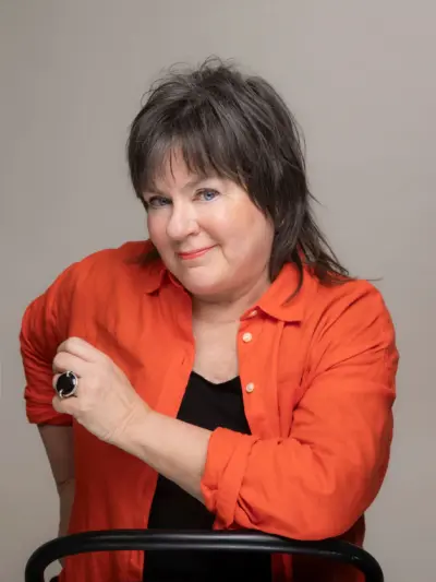 Kuva kirjailijasta Pauliina Lindholm