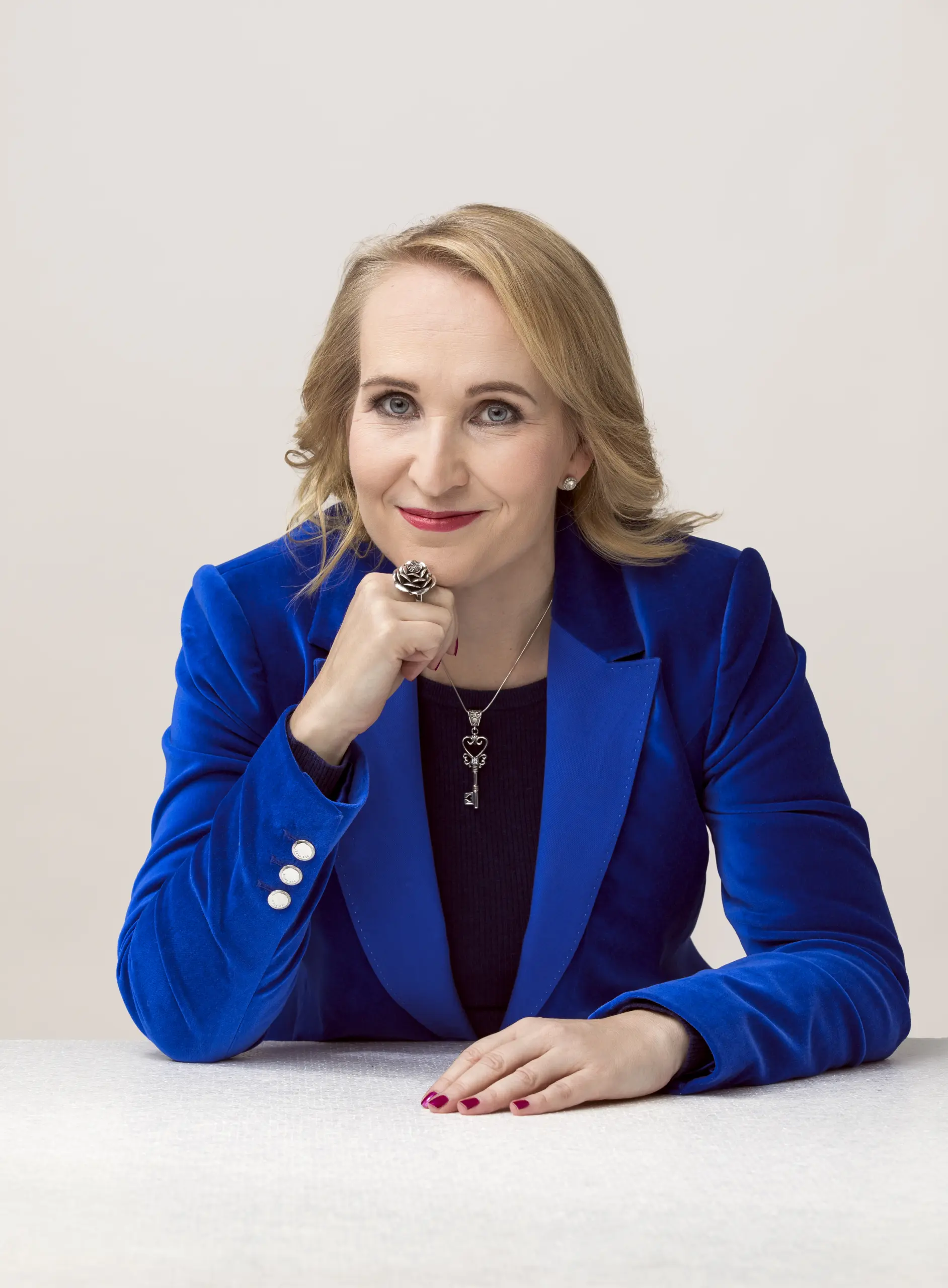 https://otava.fi/wp-content/uploads/2018/01/minna-helle_by_Jussi-Ratilainen-2017_-3-scaled.webp