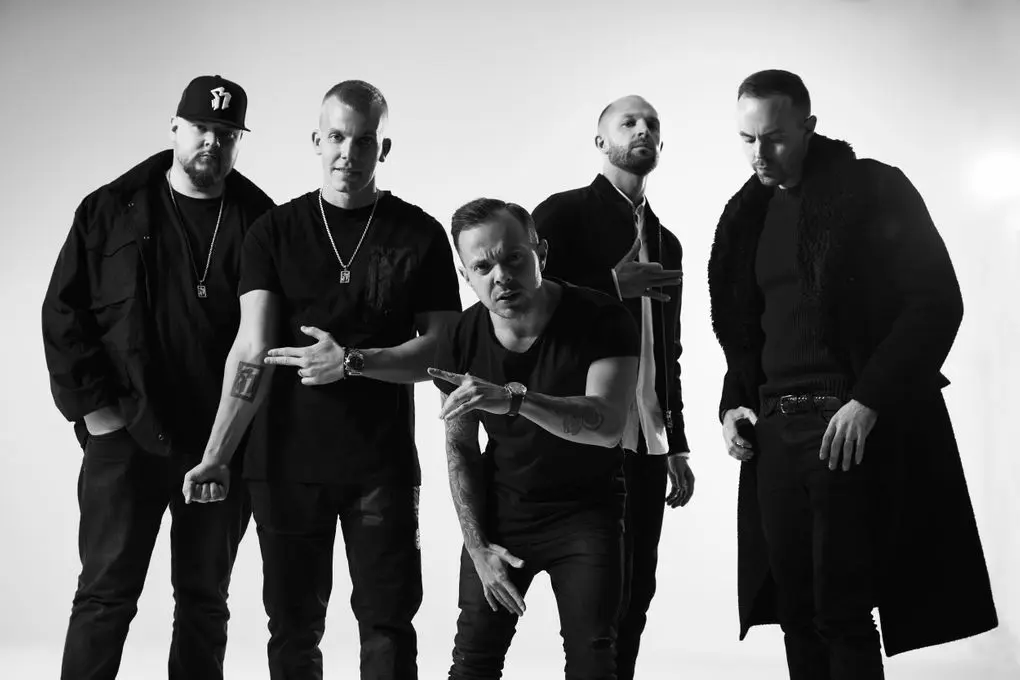 Kirja Suomen tunnetuimmasta hiphop-jengistä Rähinästä julkaistaan lokakuussa