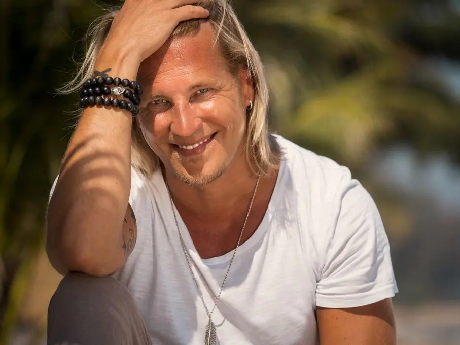 Sami Kuronen luki äänikirjallisen satuja lapsille