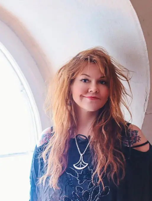 Katja Kettu Otavan kirjailijaksi