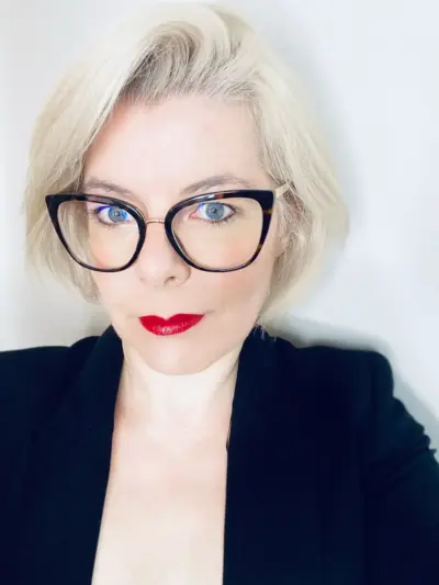 Kuva kirjailijasta Laure van Rensburg