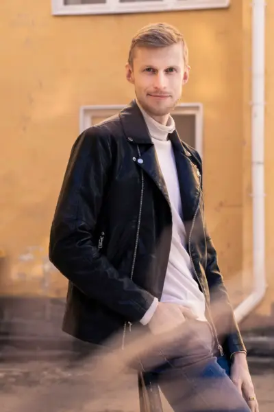 Kuva kirjailijasta Roni Back
