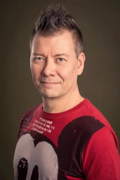 Kuva kirjailijasta Jarkko Vehniäinen