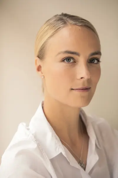 Kuva kirjailijasta Kiira Korpi