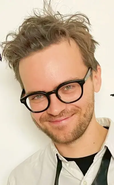 Kuva kirjailijasta Thomas Hjorthaab