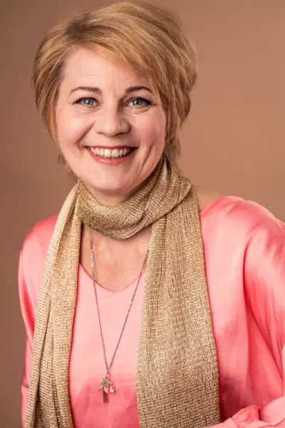 Kuva kirjailijasta Leena Siitonen