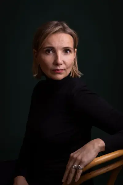 Kuva kirjailijasta Jenni Räinä